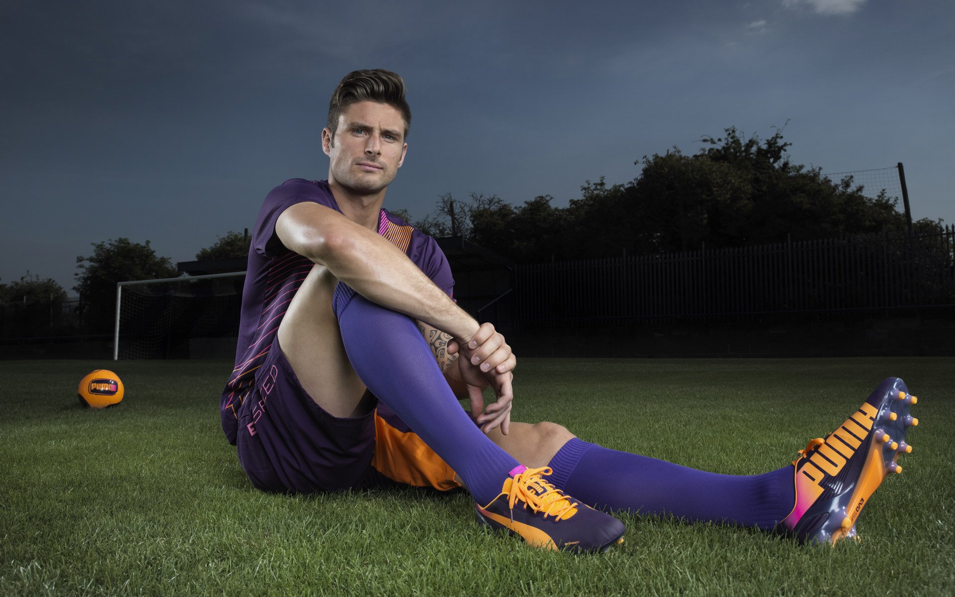 _创意比赛：结合舞蹈元素的网球表演赛火热上演_，健身网球舞